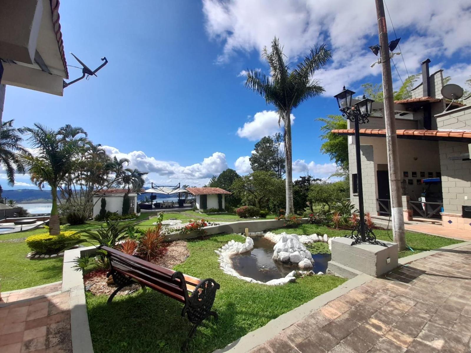 Hotel Maca Lago Calima Ngoại thất bức ảnh